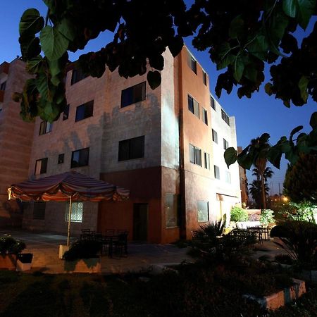 Barakat Hotel Apartments Амман Экстерьер фото