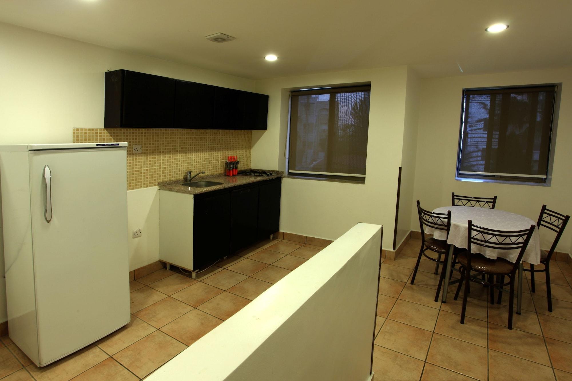 Barakat Hotel Apartments Амман Экстерьер фото
